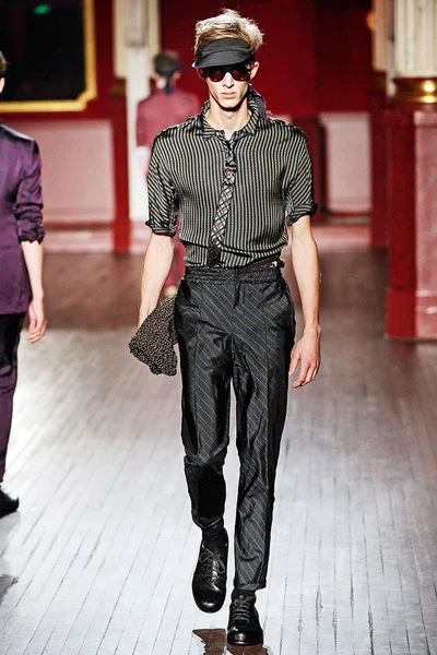 Look 26